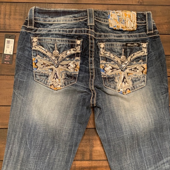 Miss Me Mid Rise Jeans - Picture 3 of 5